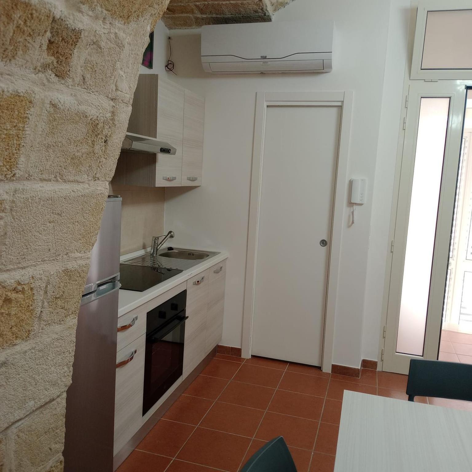 Casa Vacanza Nel Cuore Della Pietra Барлетта Экстерьер фото