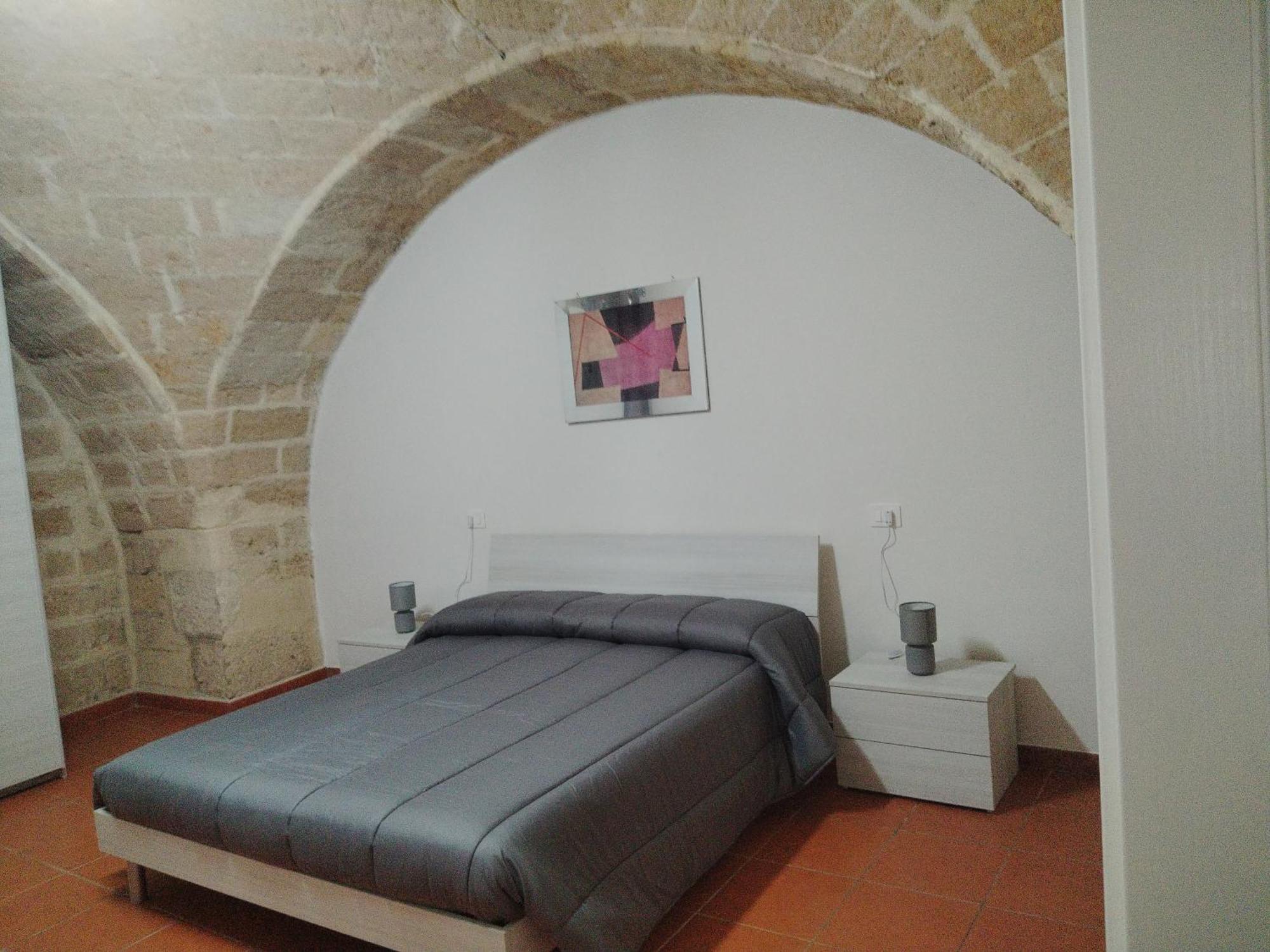 Casa Vacanza Nel Cuore Della Pietra Барлетта Экстерьер фото
