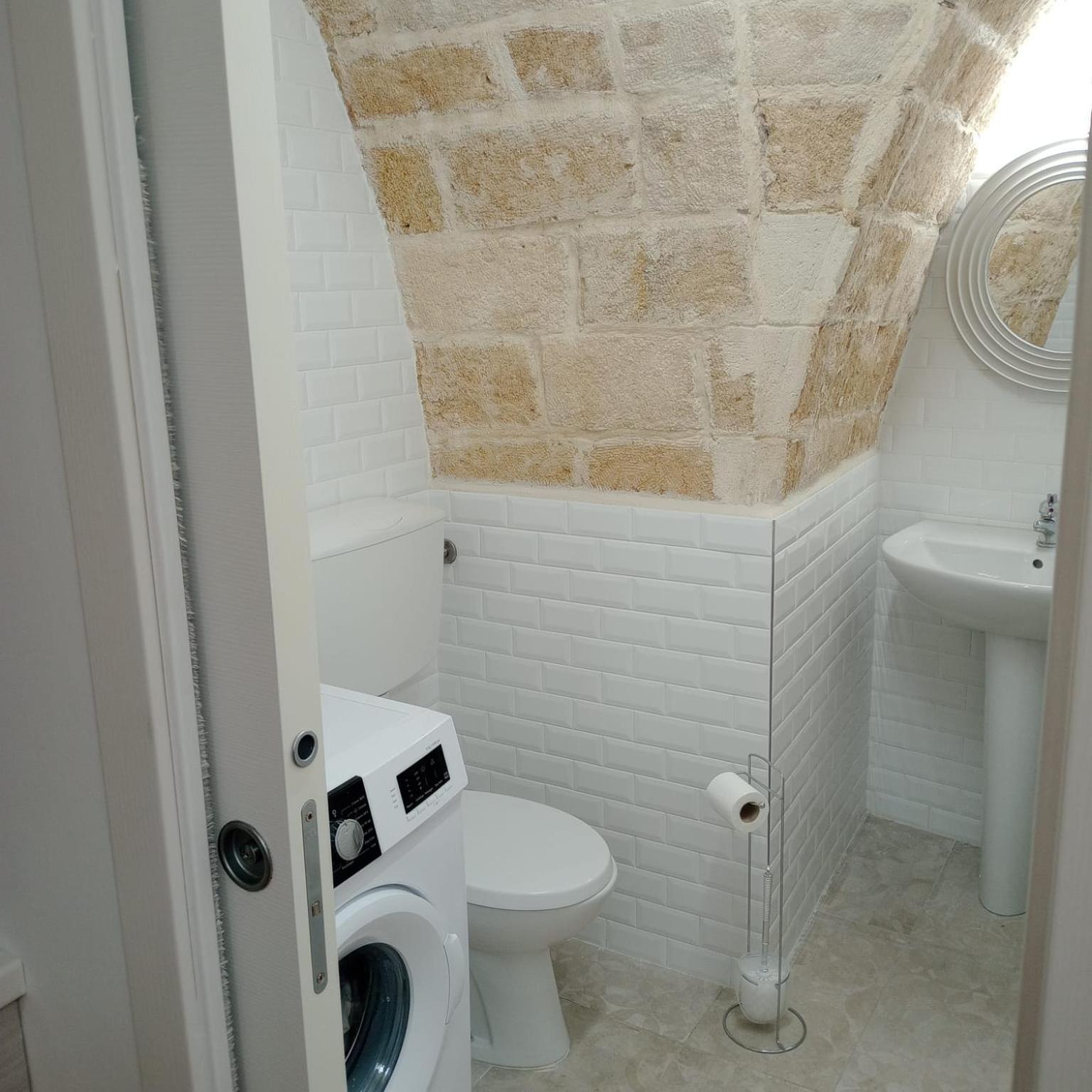 Casa Vacanza Nel Cuore Della Pietra Барлетта Экстерьер фото