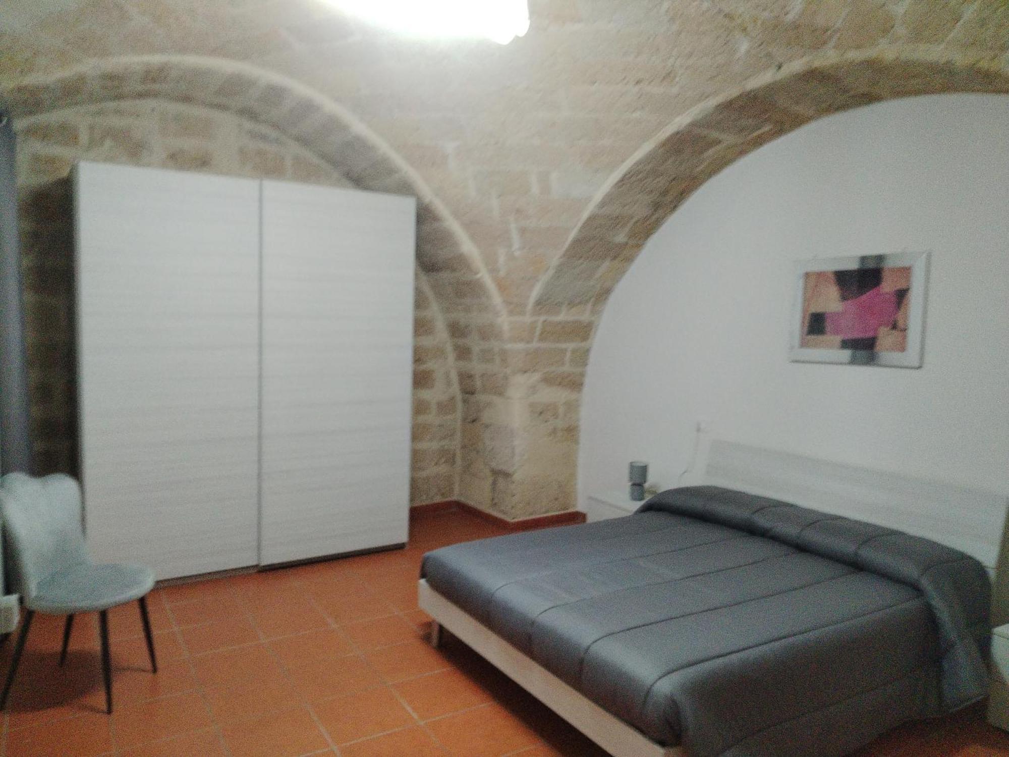 Casa Vacanza Nel Cuore Della Pietra Барлетта Экстерьер фото