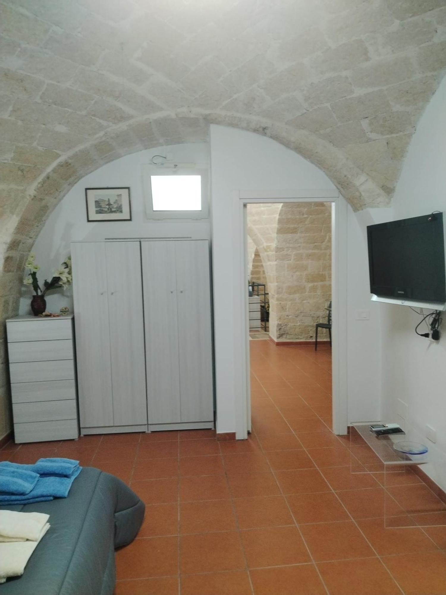 Casa Vacanza Nel Cuore Della Pietra Барлетта Экстерьер фото